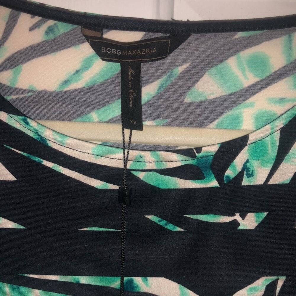 NWT BCBG long sleeve sheath dress👗leaf 🍃detail - Picture 3 of 4